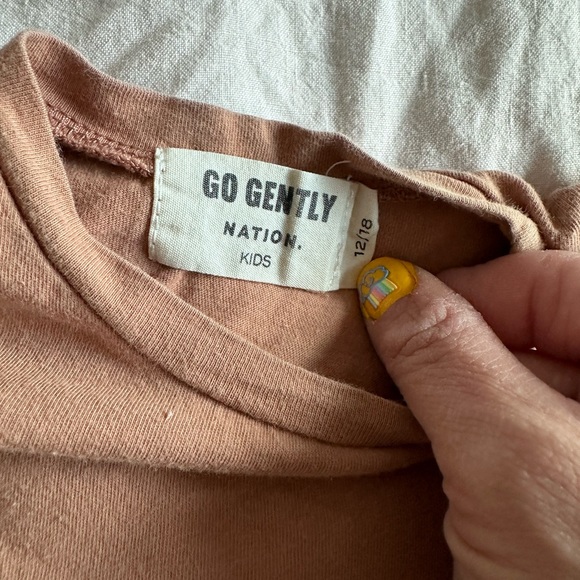 Go Gently Nation tanin solid tee - Picture 2 of 2